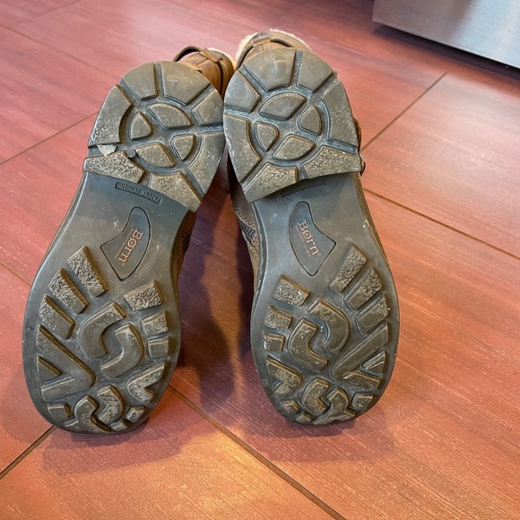 Born leather boots with triple buckle - Picture 8 of 14